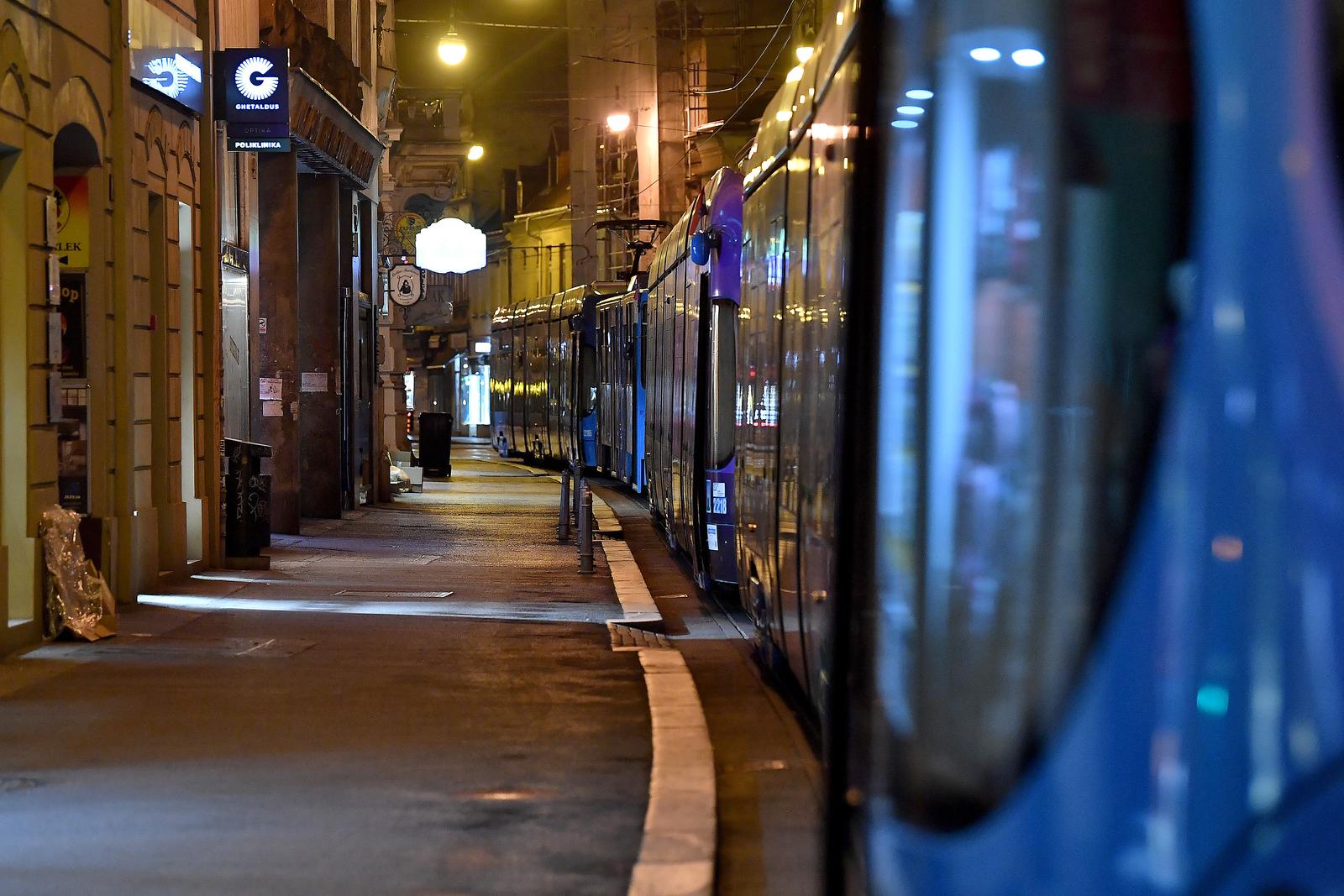 Zagreb: Zbog požara u Frankopanskoj tramvajski promet je obustavljen