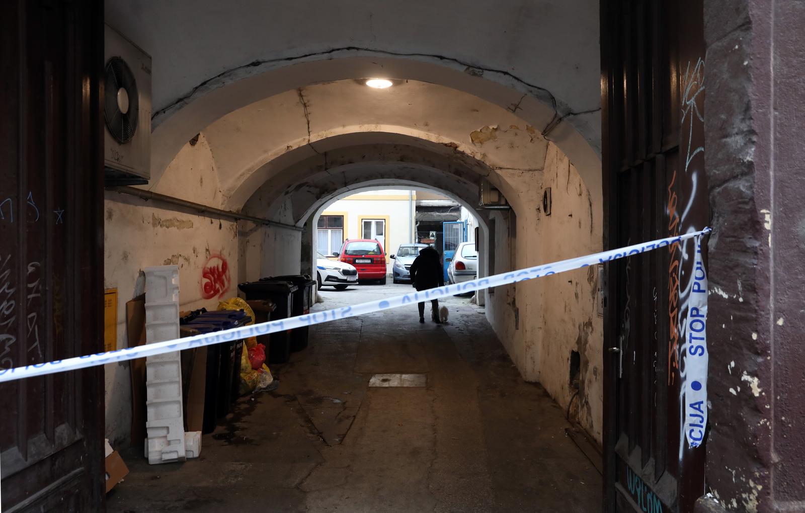 Netko je zalio benzinom stubište u Zagrebu pa sve zapalio: Izgorio stan, u njemu su spašavali ženu