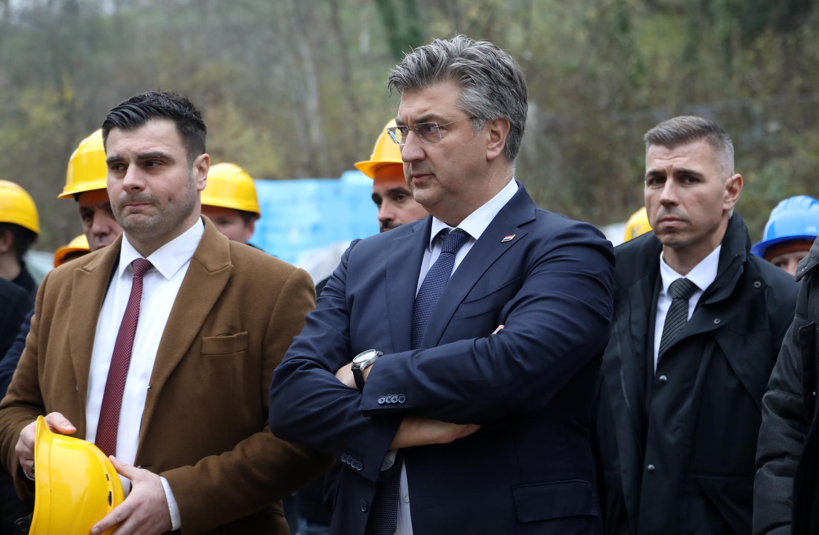 Premijer Plenković  obišao je gradilište Regionalnog centra kompetentnosti Tehničke škole Sisak i katedralu u Sisku