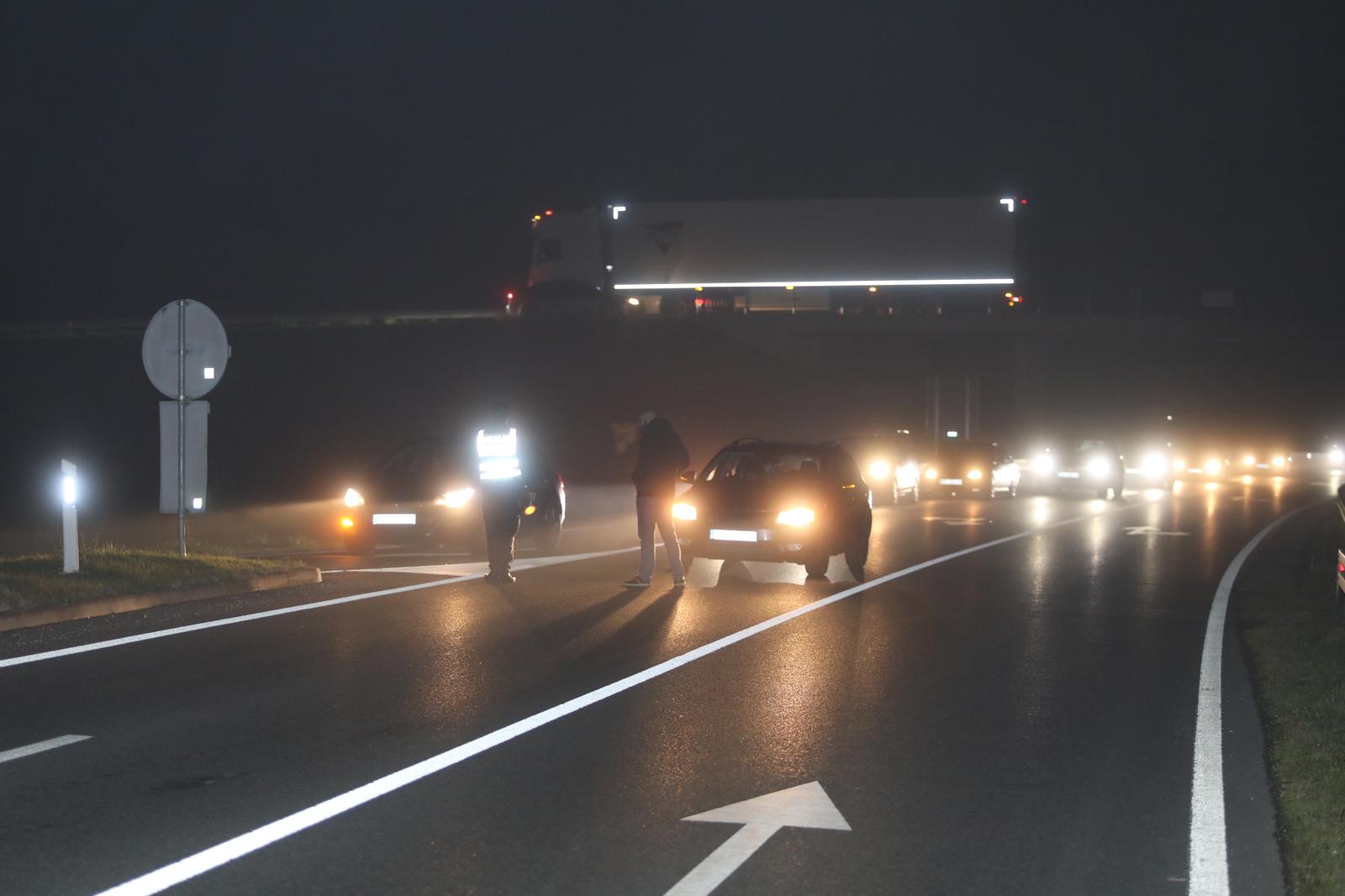 Zatvorena stara Zagorska izmedu Pojatnog i Kupljenova zbog prometne nesreće