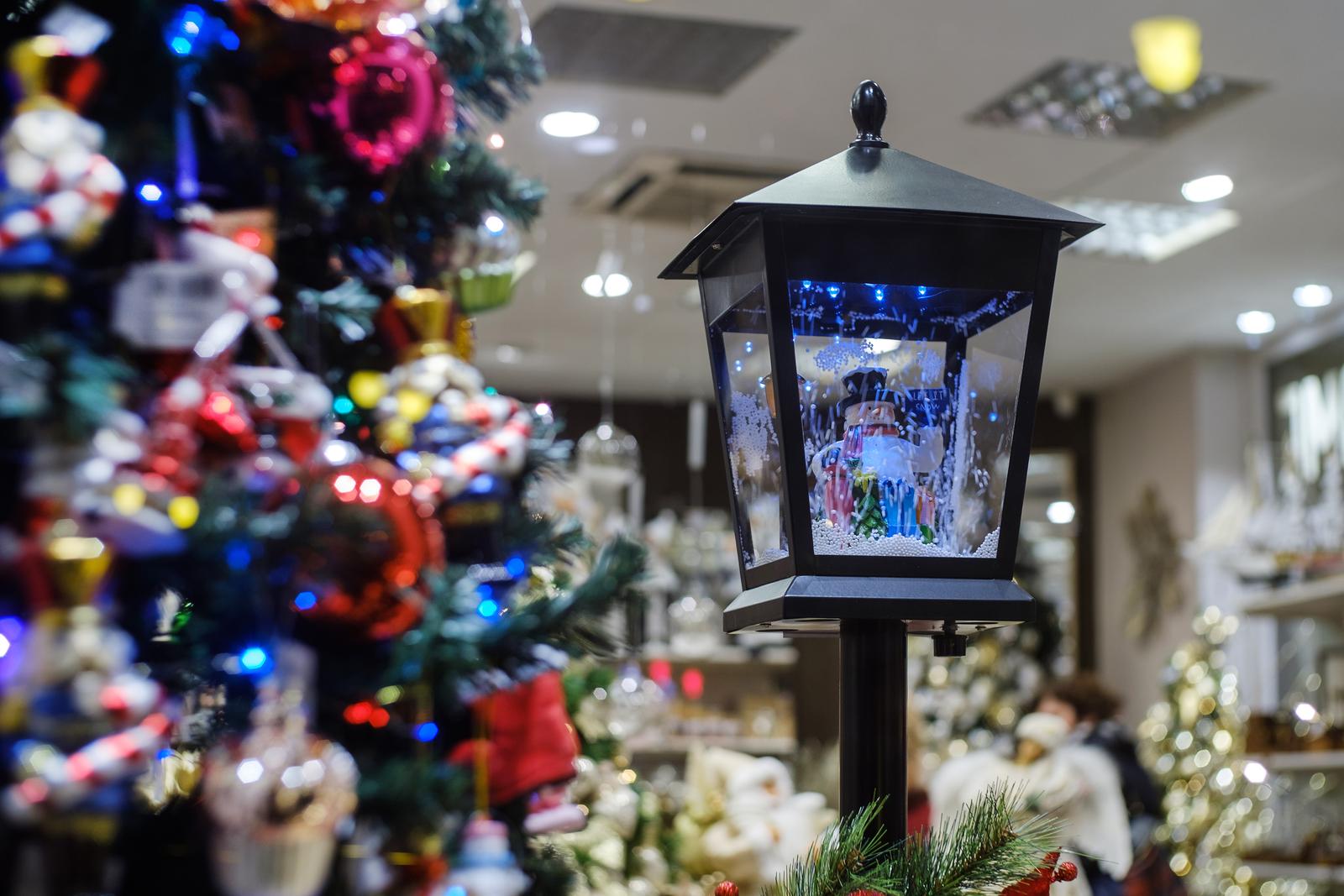 Zagreb: Blagdanski ugođaj već je započeo u izlozima nekih trgovina