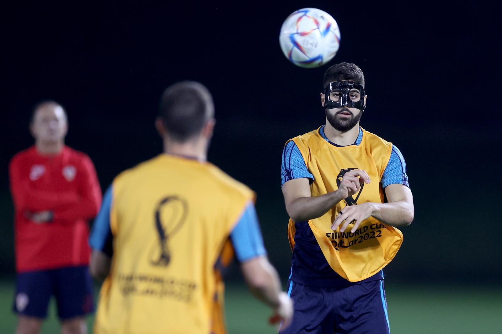 KATAR 2022: Trening hrvatske nogometne reprezentacije na trening kampu Al Ersal 3 u Dohi