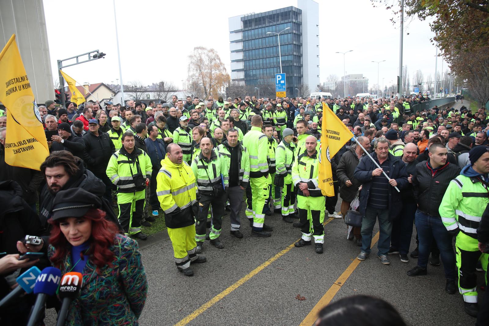Zagreb: Prosvjed radnika Čistoće koji su nezadovoljni svojim primanjima