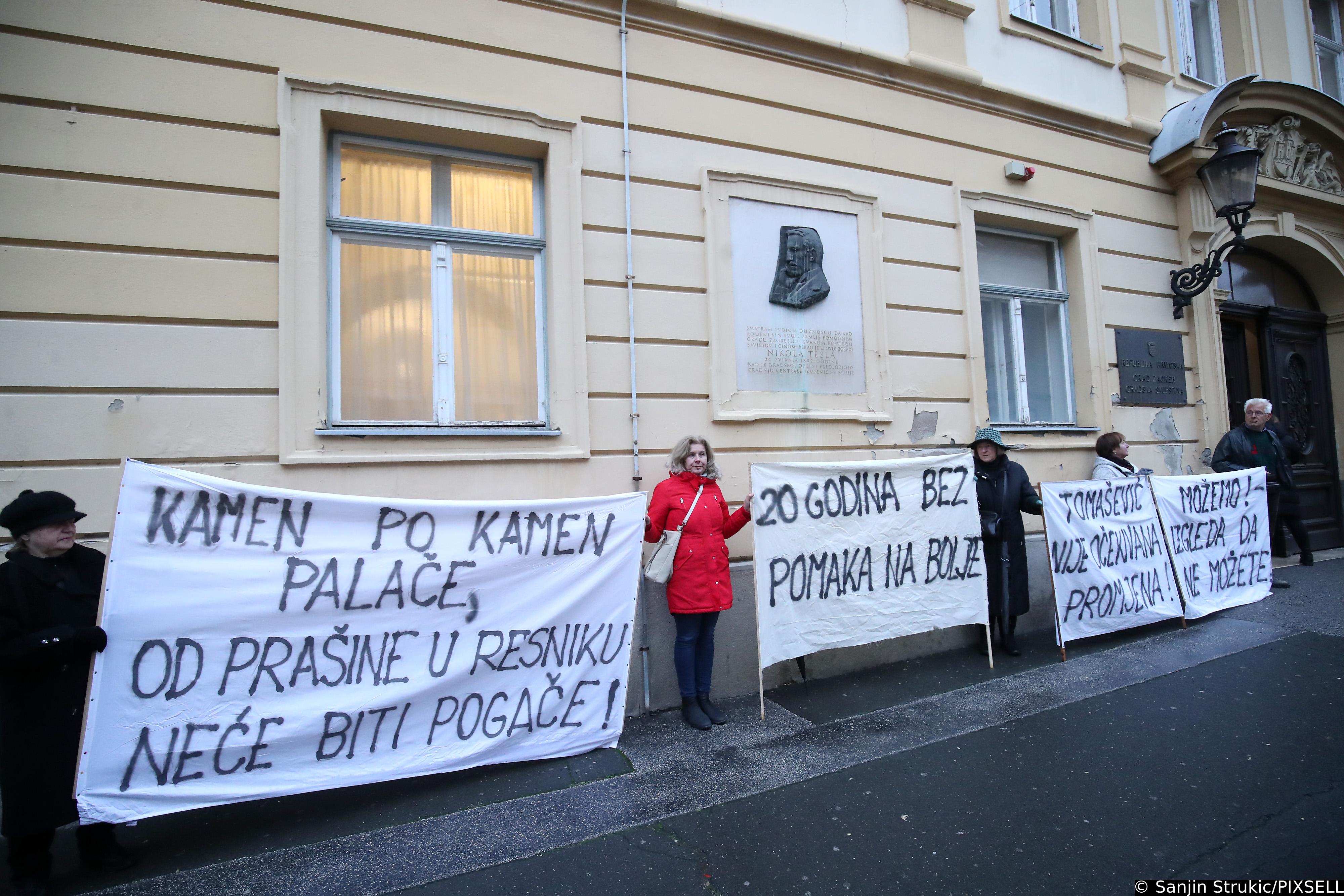 Zagreb: Ispred Gradske skupštine održan prosvjed Udruge za zaštitu okoliša Resnik