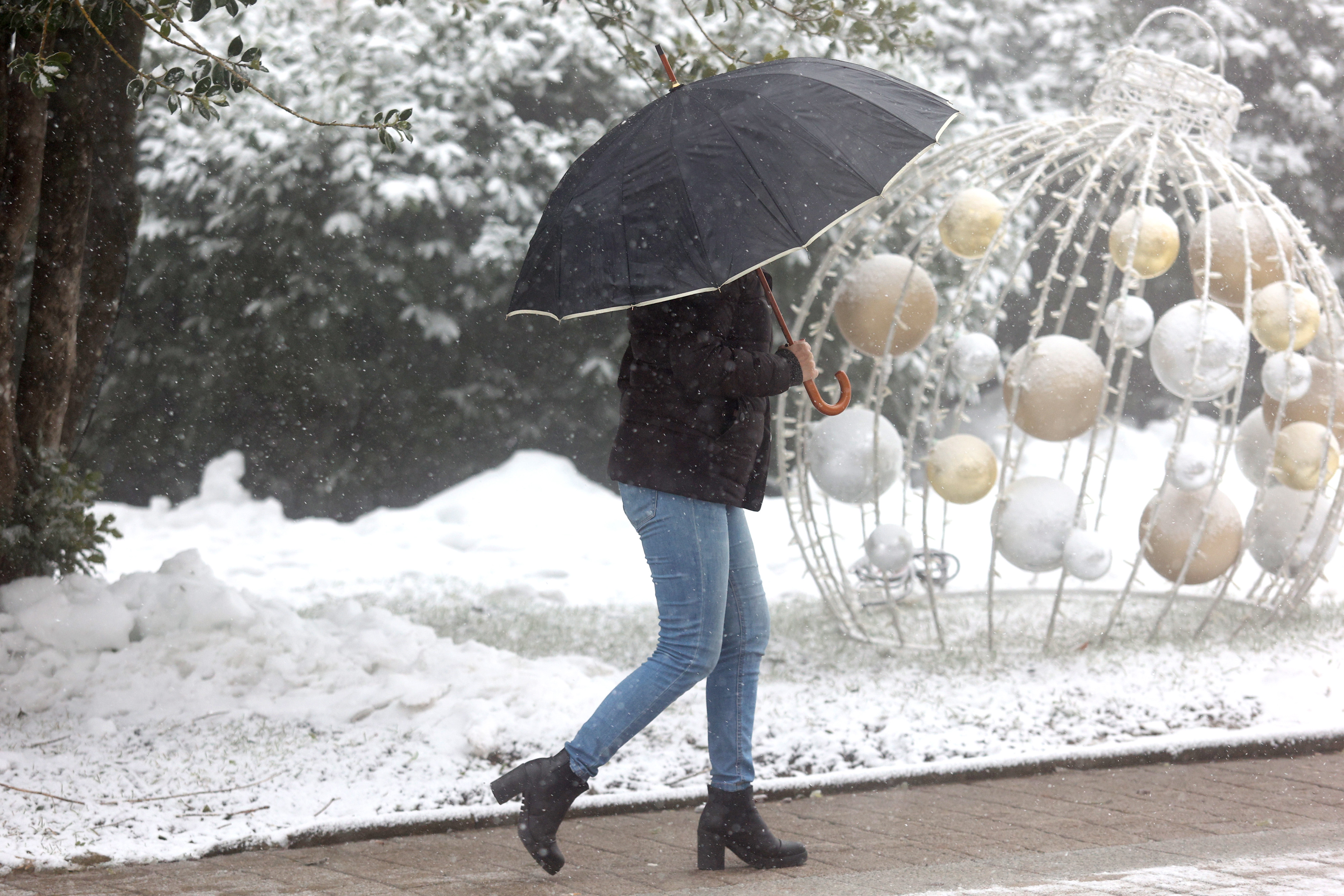 U Gorskom Kotaru počeo je padati snjieg