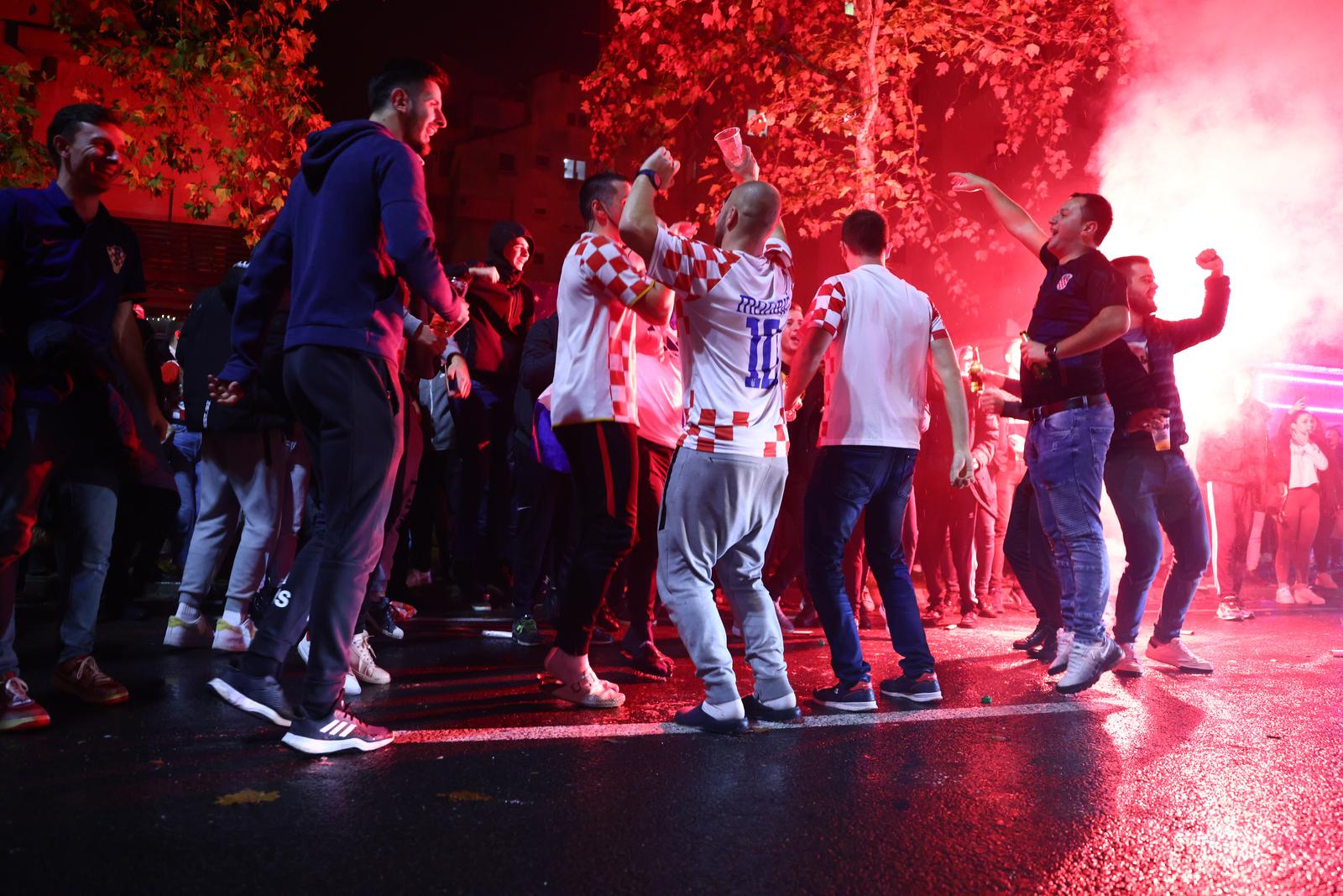 Slavlje navijača na ulicama Mostara