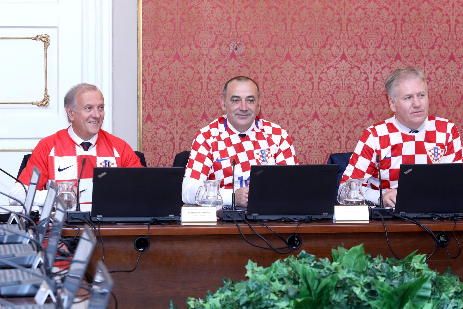 Zagreb: “Kockasta” Vlada povodom uspjeha nogometne reprezentacije