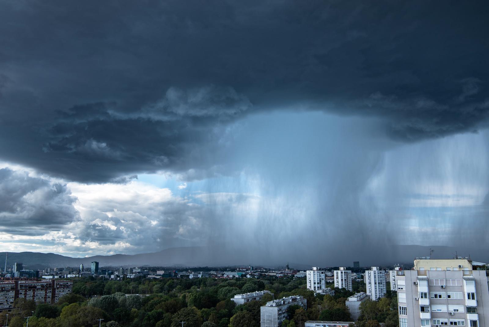 Zagreb i okolicu pogodilo snažno nevrijeme