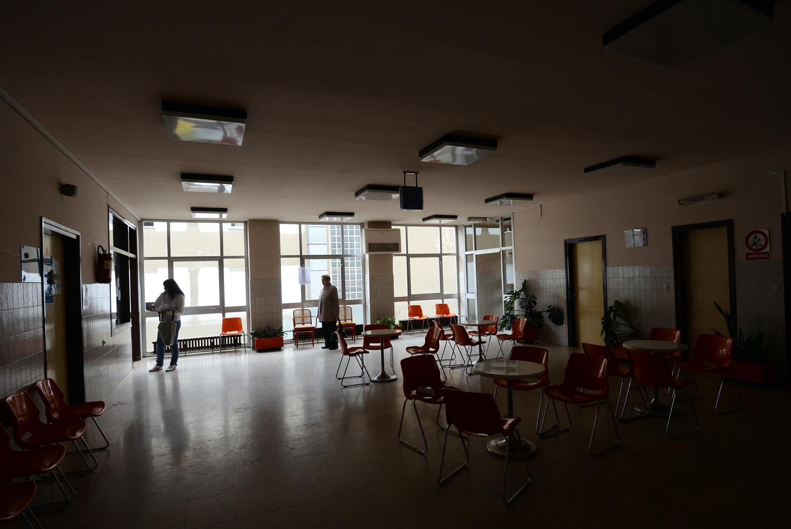 Varadin: Prazne ?ekaonice i hodnici bolnice prvog dana trajka lije?nika i medicinskog osoblja