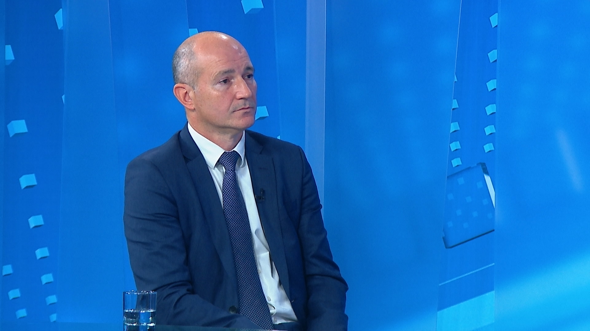 zg-mihael furjan-clf-161222-01---2022_12_16---12_15_36---662(20221216-124539470).mxf.00_07_31_08.Still001