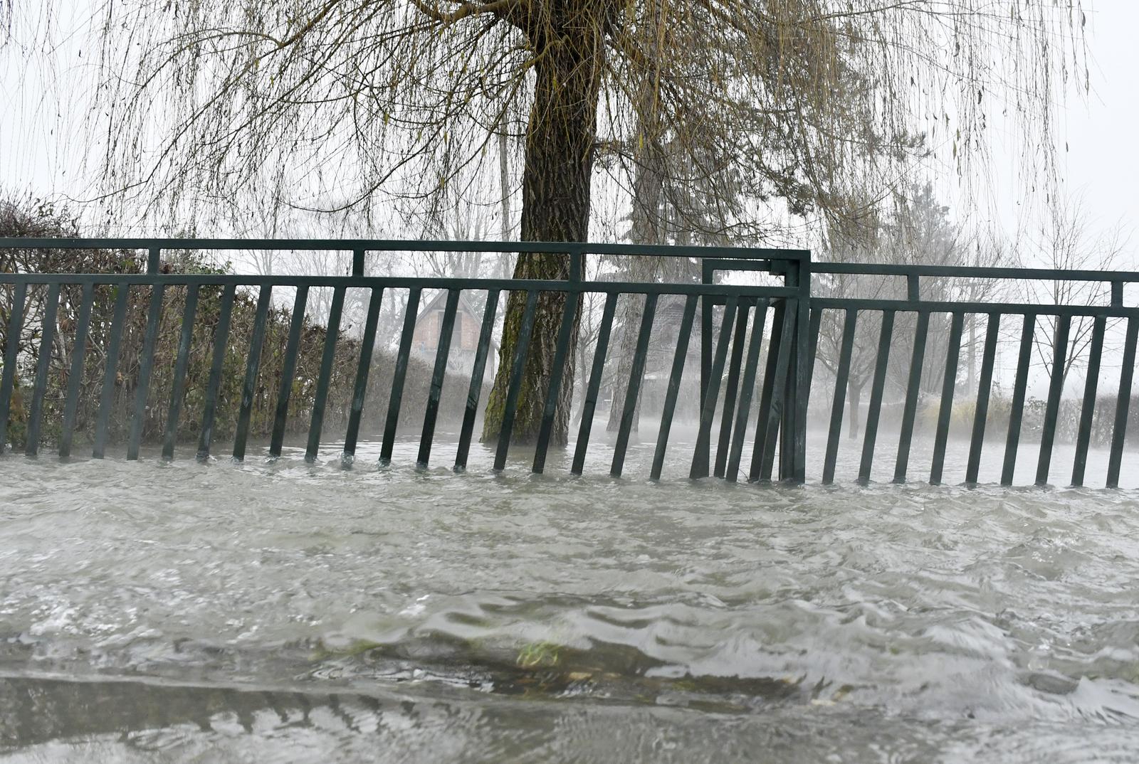 U Žažini potopljeno vikend naselje u kojem je stalno naseljeno 11 obitelji