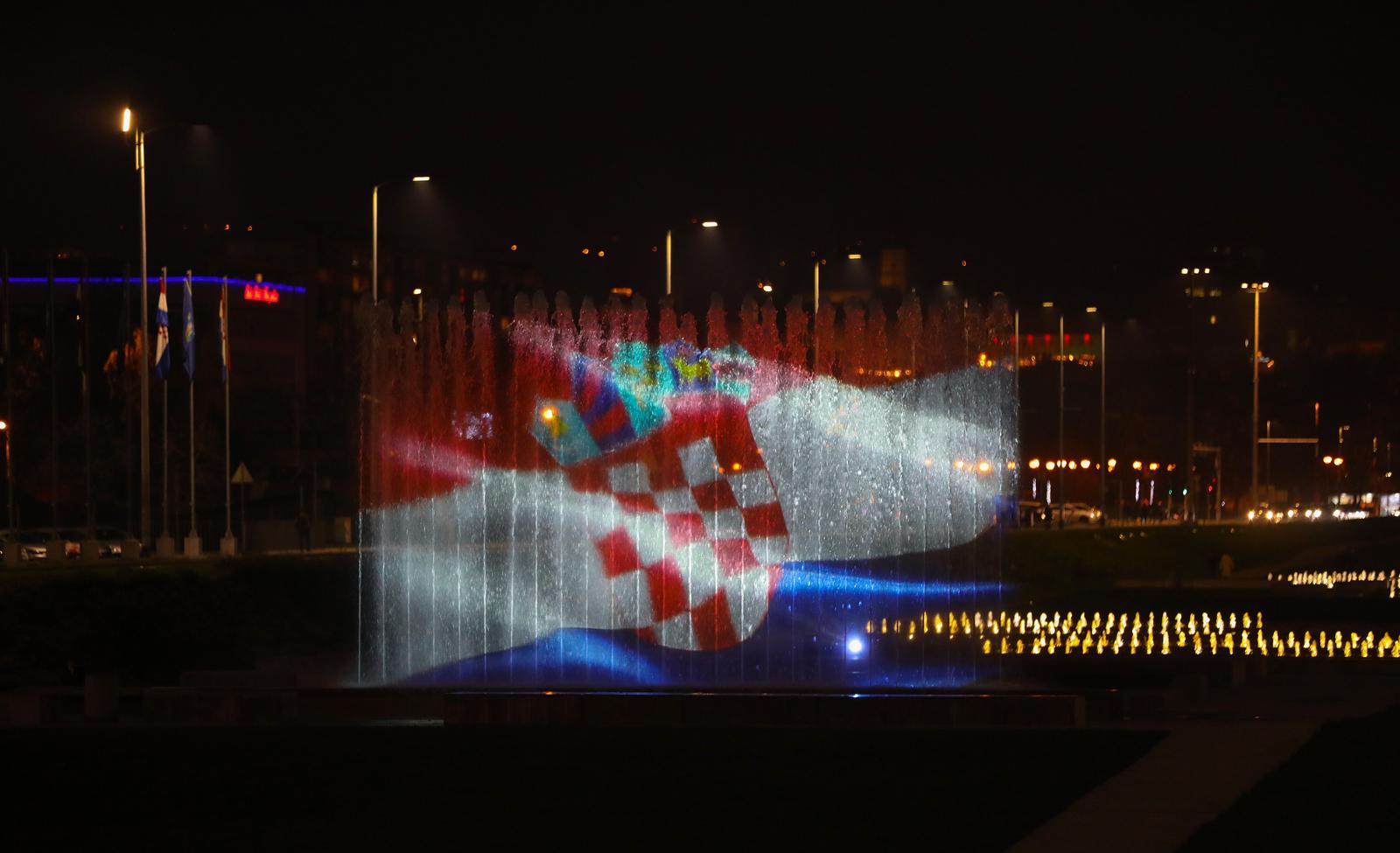 Zagrebačke fontane za dolazak Vatrenih zasvjetlile u bojama hrvatske zastave