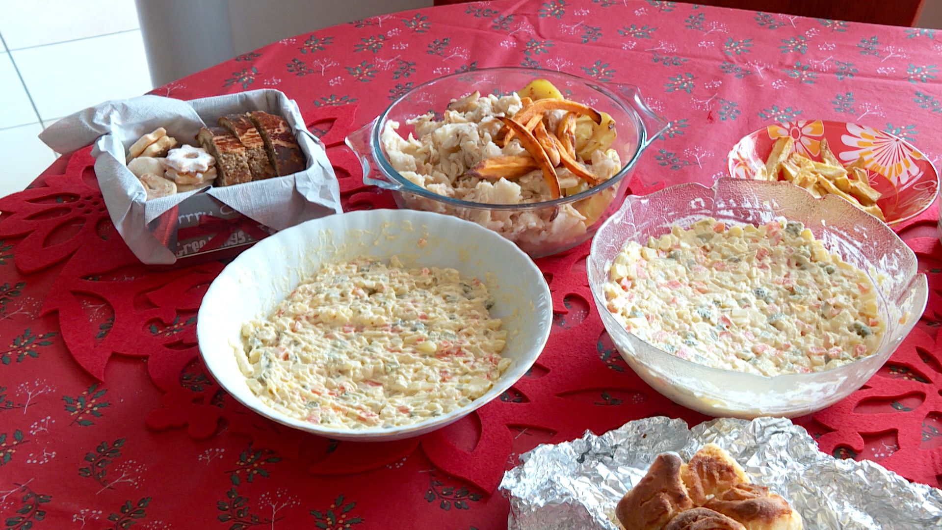 francuska salata, božićni ručak, kolači, keksi, ručak