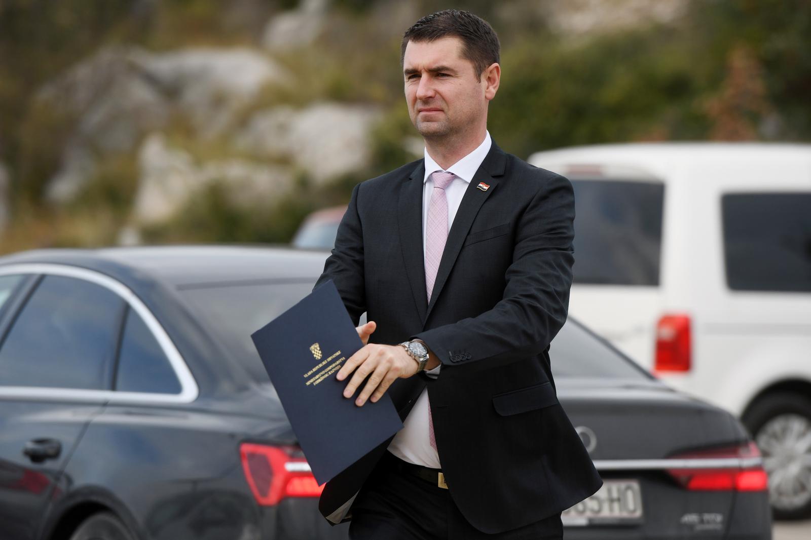 Potpisivanje dodataka osnovnog Ugovora o sufinanciranju Projekta uspostave cjelovitog i održivog sustava gospodarenja otpadom na području Sibensko-kninske zupanije