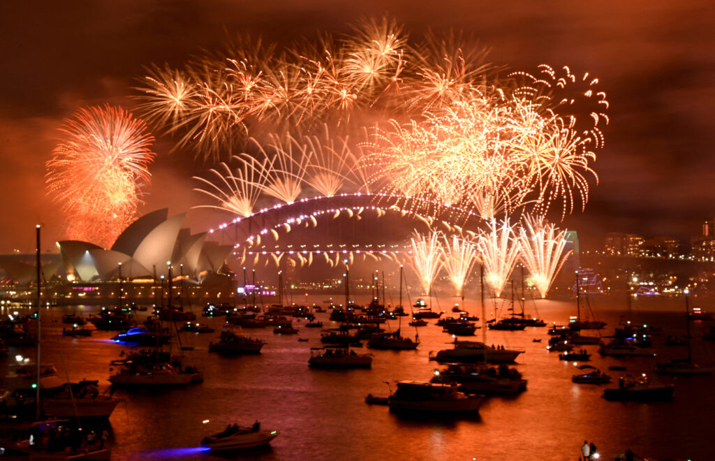 1672553483-2022-12-31T174929Z_1091858740_RC22HY94KLN7_RTRMADP_3_NEW-YEAR-AUSTRALIA-FIREWORKS-1024x660.jpg