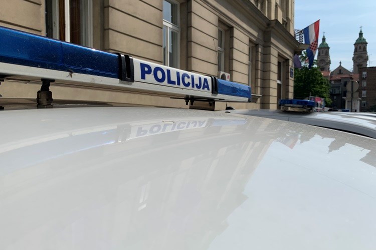 policija