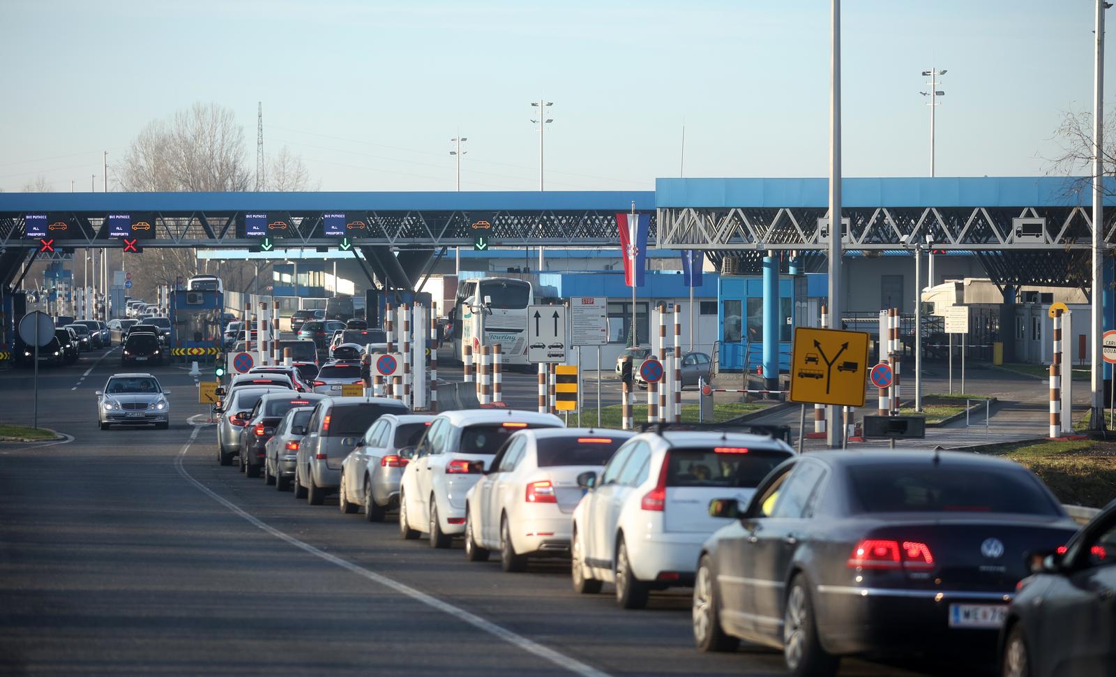 Gužva na graničnom prijelazu Stara Gradiška