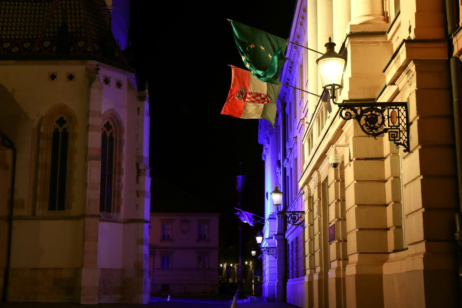 Zgrade Vlade i Sabora zasvijetlile u bojama ukrajinske zastave