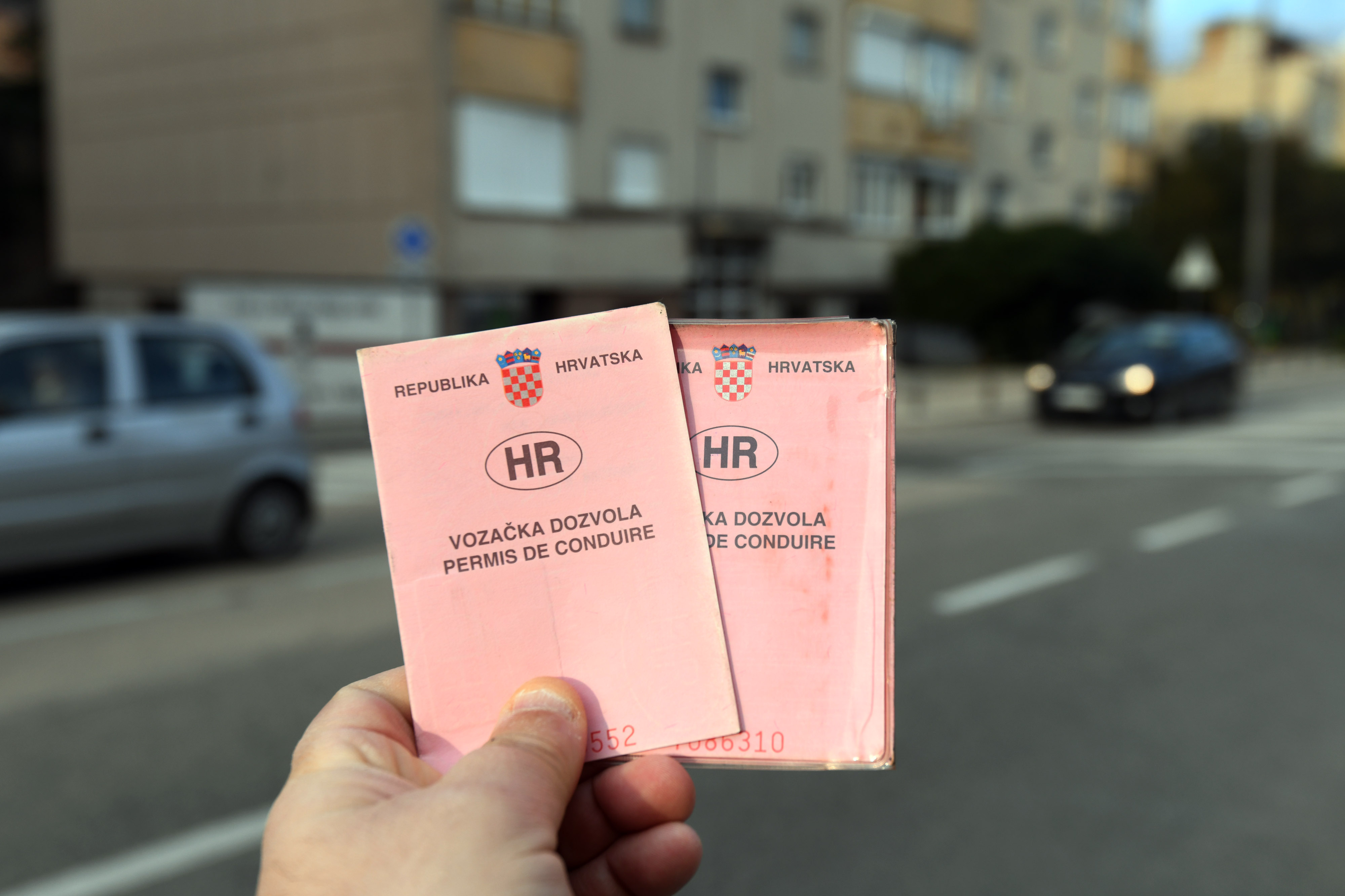 Velik broj vozača još uvijek ima stare vozačke koje će trajati do 2033. godine