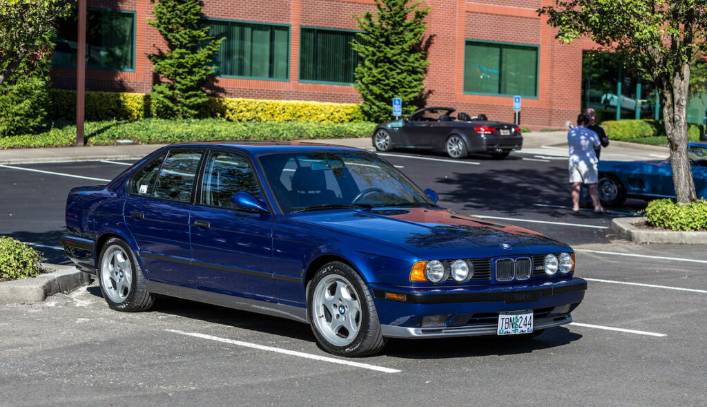 1673338104-5_BMW-M5-E34-1024x589.jpg