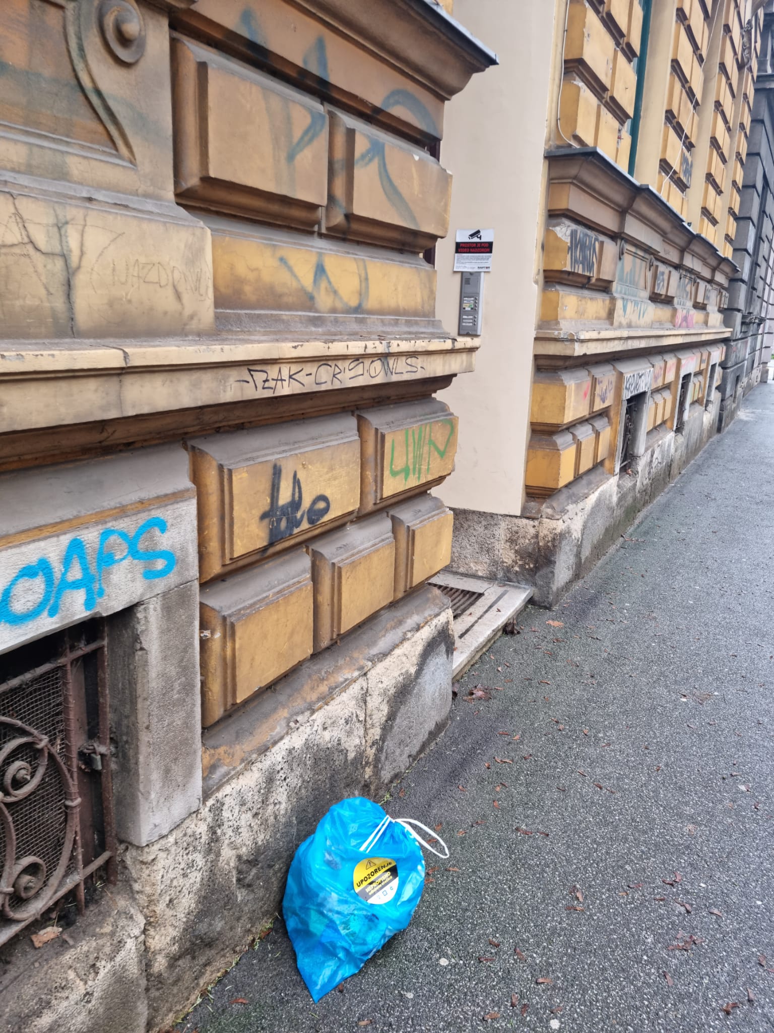 plava vrećica, zg vrećica, zg vrećice, plava zg vrećica, smeće, otpad