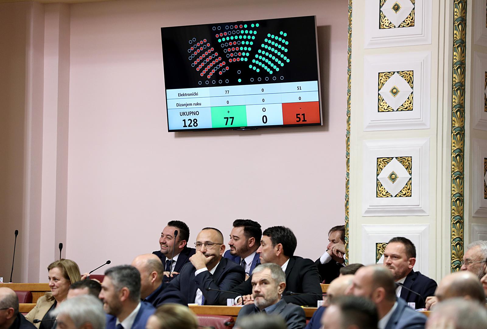 Zagreb: Izglasano povjerenje novim ministrima Branku Bačiću i Šimi Erliću