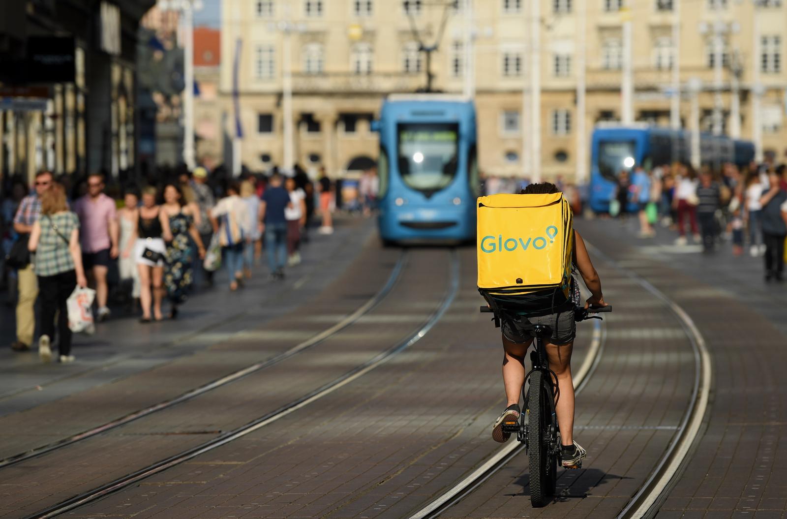 Zagreb: Na gradskim ulicama sve je više dostavljača na biciklima