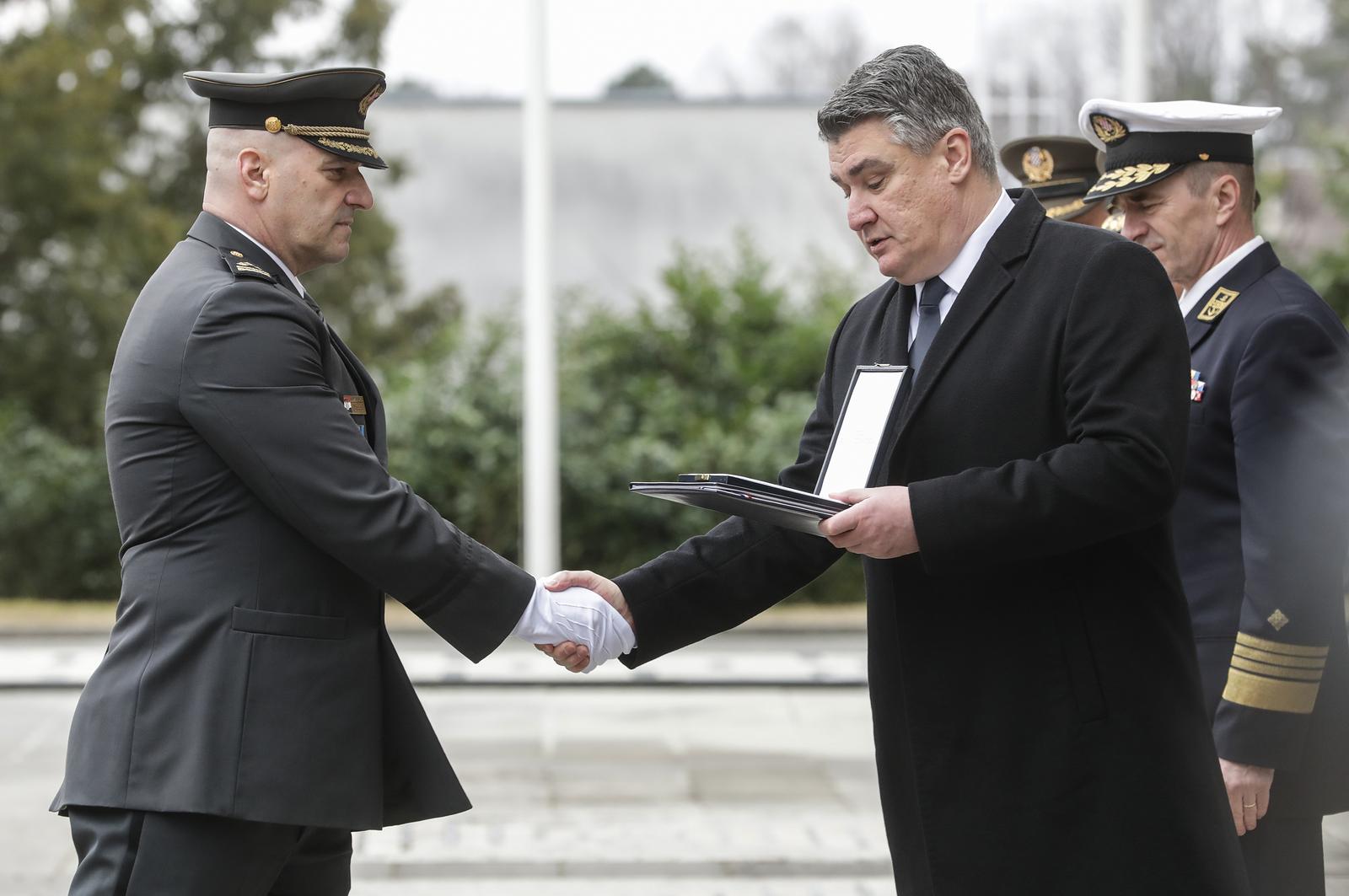 Zagreb: Predsjednik Milanović dodijelio je odlikovanja na obilježavanju 28. obljetnice Počasno-zaštitne bojne