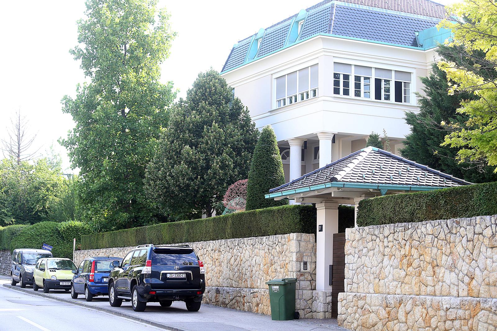 Zagreb: Policija u pretresu obiteljske ku?e Zdravka Mami?a na Tukancu