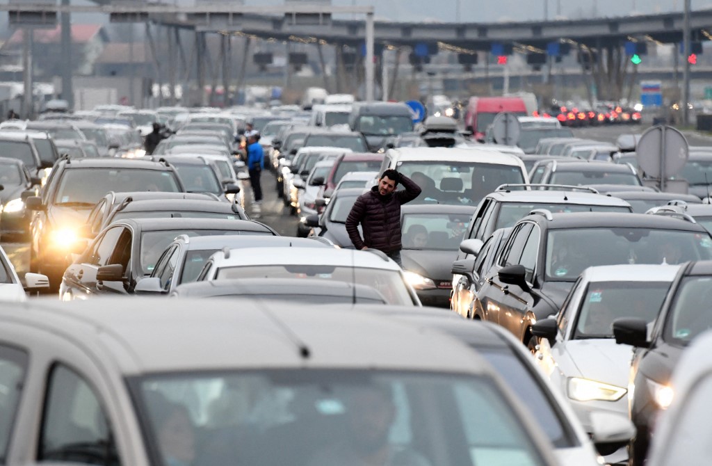 CROATIA-HOLIDAY-TRAFFIC-CHRISTMAS