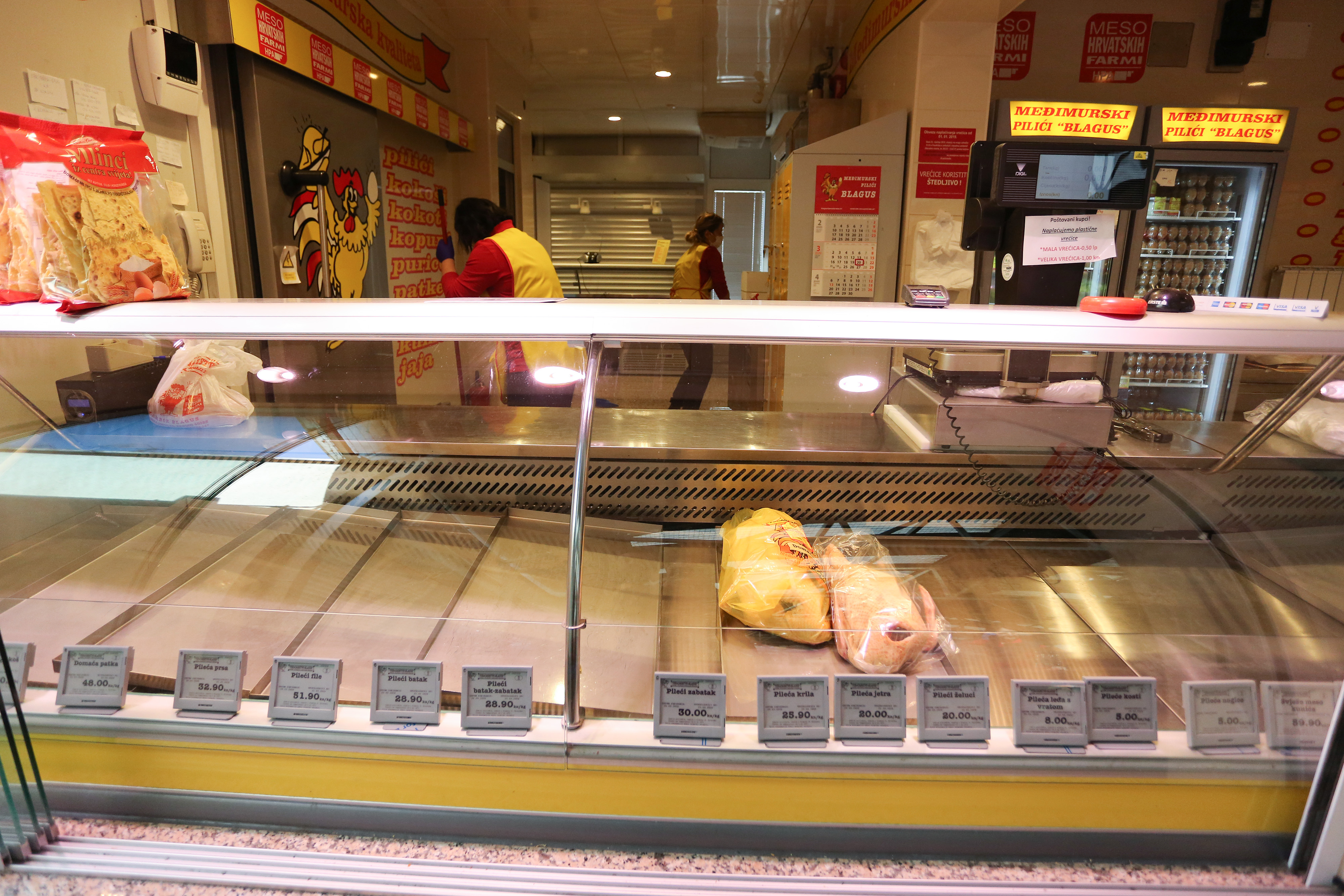 Zagreb: Prazni hladnjak za meso na tržnici u Gajnicama