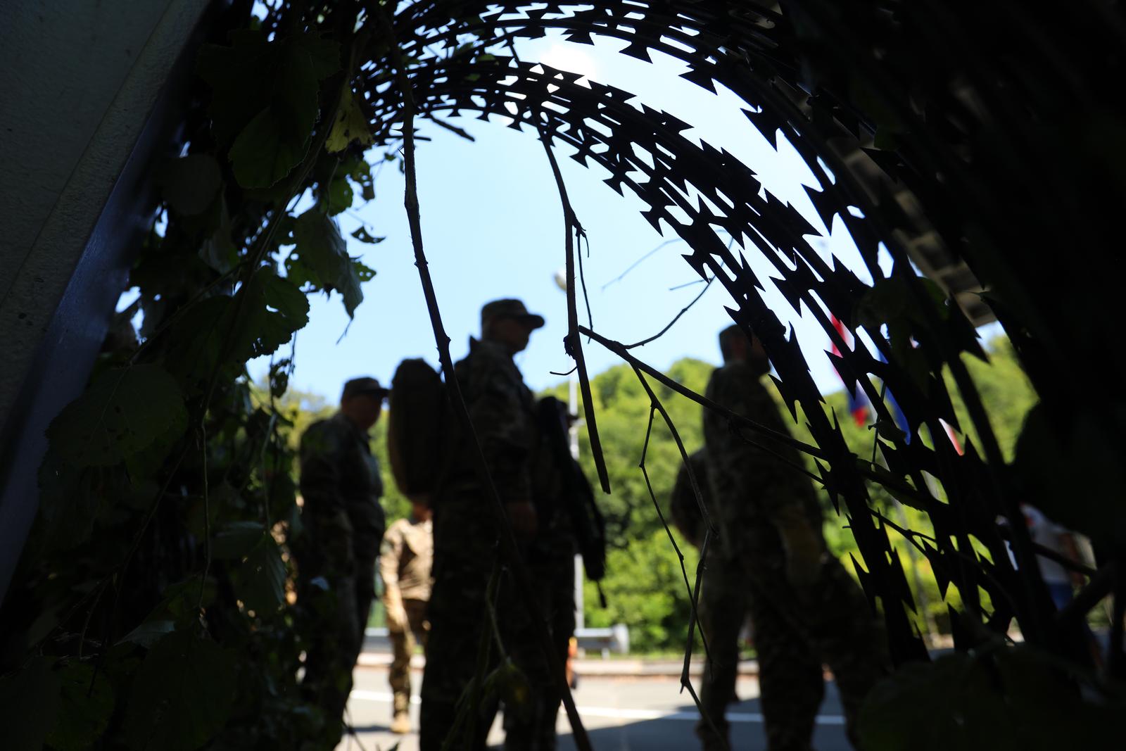 bodljikava žica, granica