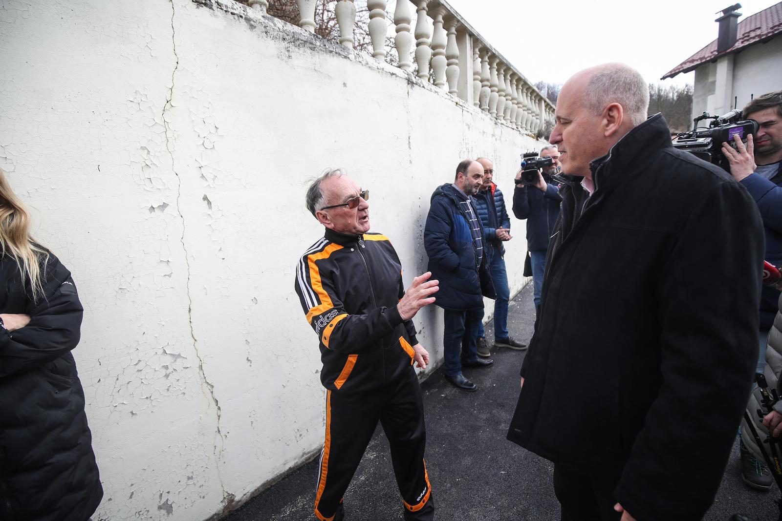 Zagreb: Tomašević i Bačić obišli objekte na Markuševcu oštećene u potresu