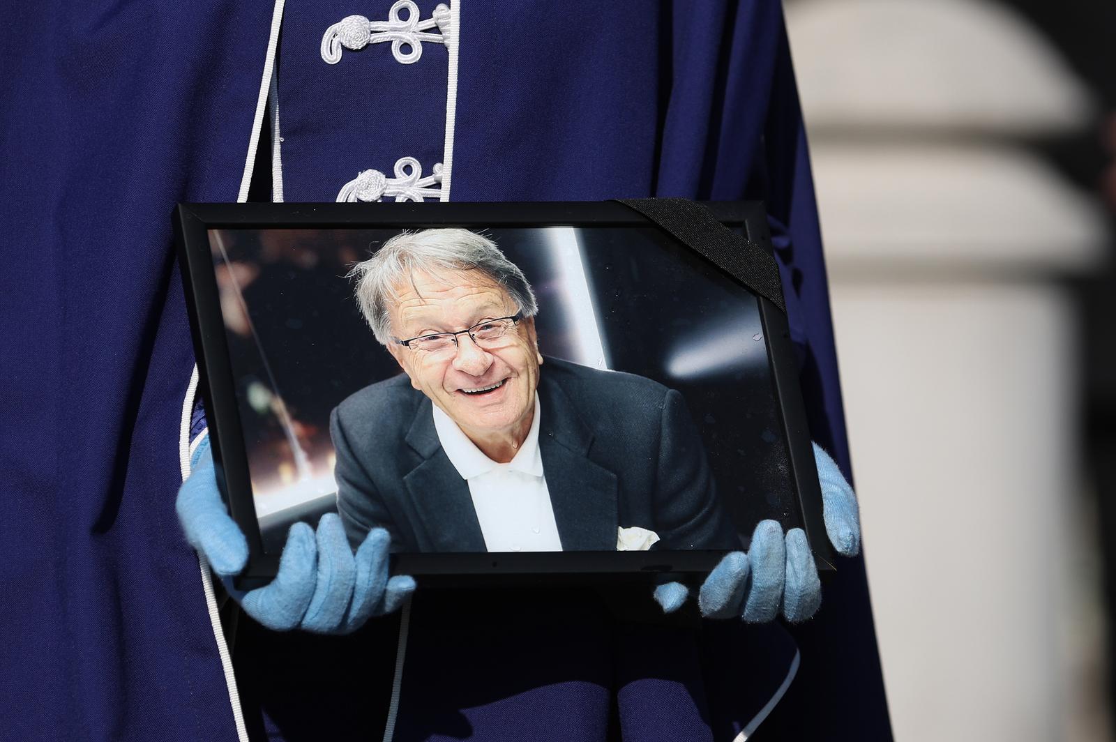 Zagreb: Sprovod Miroslava Ćire Blaževića u Aleji velikana na Mirogoju