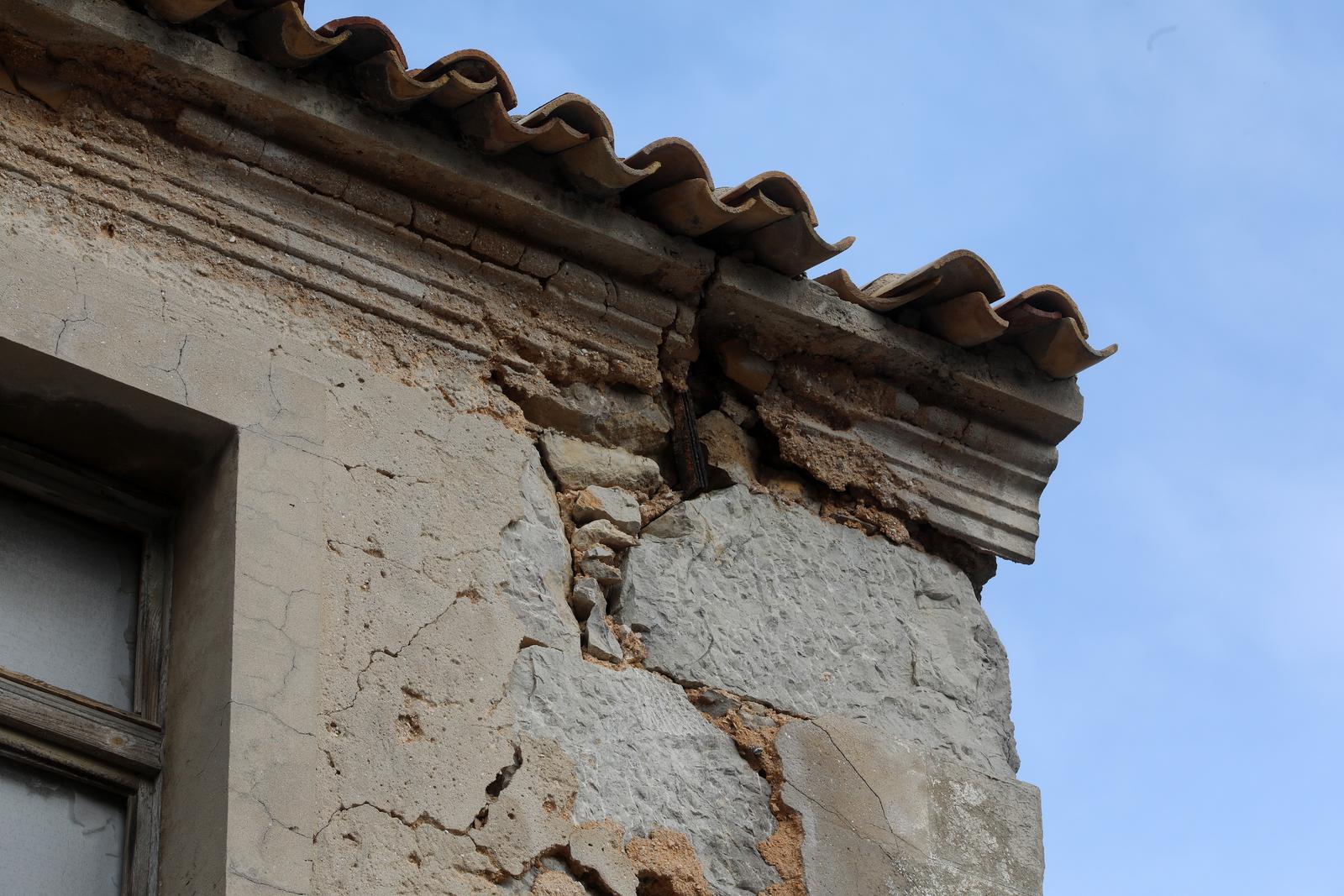 Epicentar potresa u Baščanskoj Dragi, uslijed potresa srušio se dimnjak