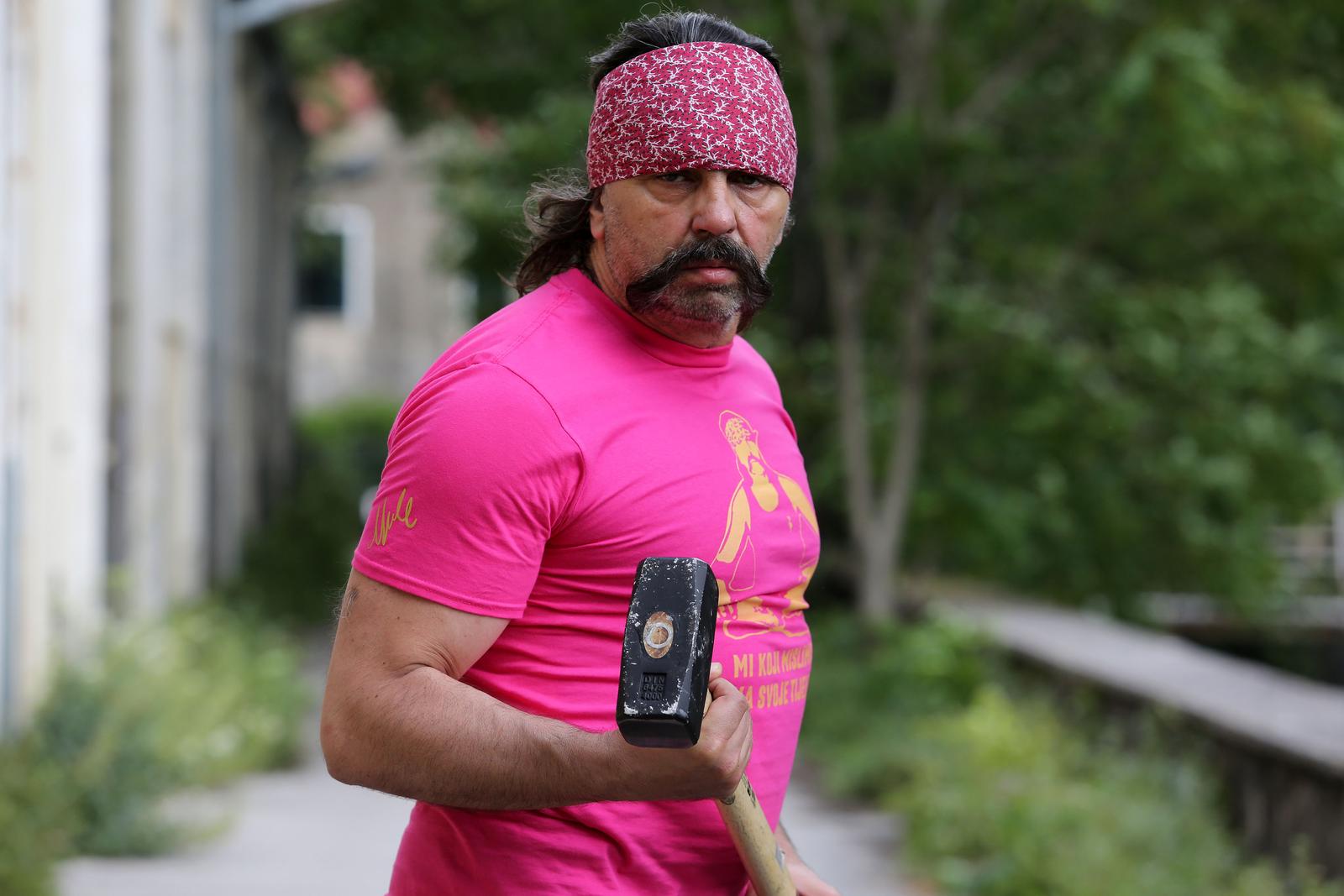 Rijeka: Damir Martinović Mrle dizajnirao majice za treniranje u vrijeme korone