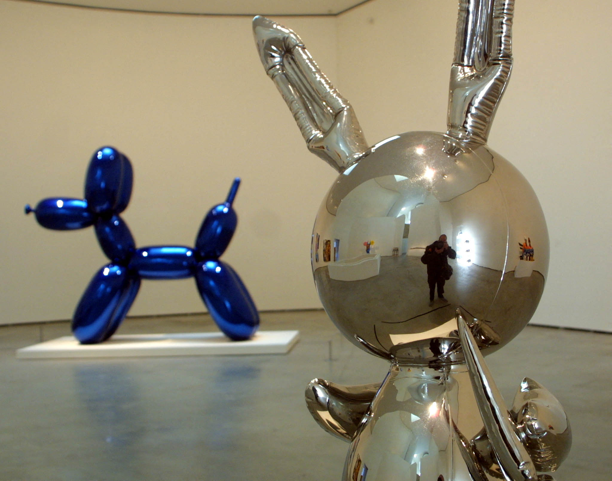 SPAIN-ARTS-GUGGENHEIM-KOONS