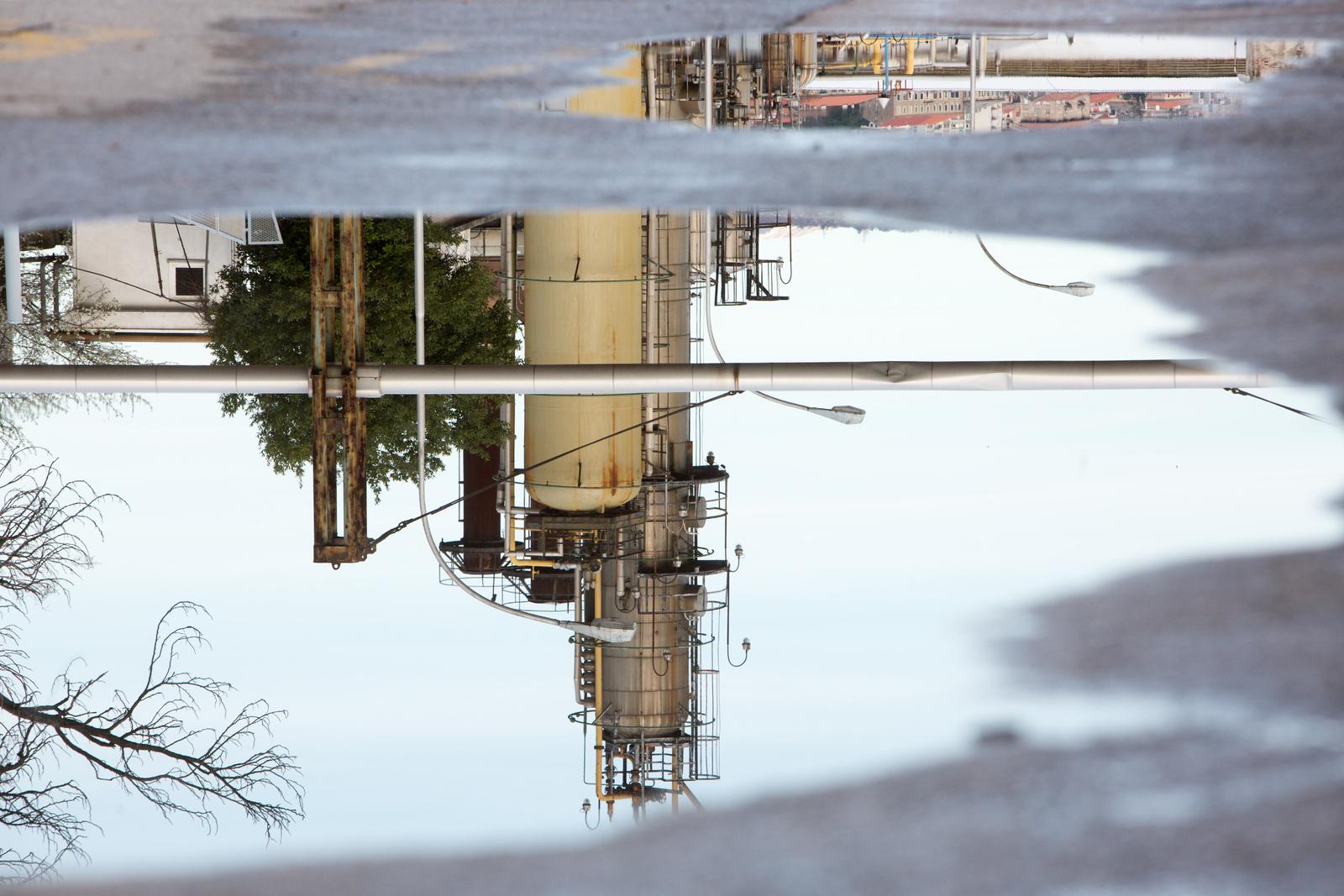 Ugaeno postrojenje rafinerijskog djela Ininog pogona na rije?koj Mlaki