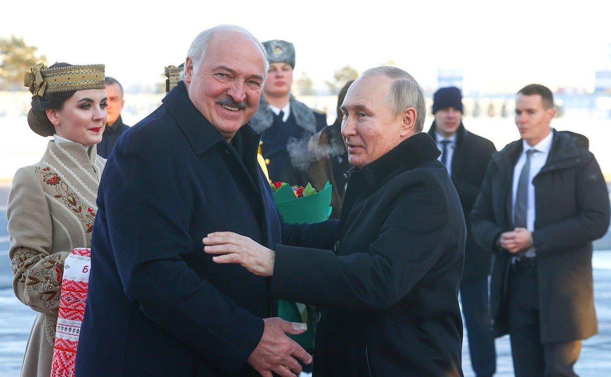 Russian President Vladimir Putin arrives in Belarus to meet with President of the Republic of Belarus Alexander Lukashenko. The Kremlin stated that the two leaders will discuss key aspects of the further development of Russian-Belarusian strategic partner