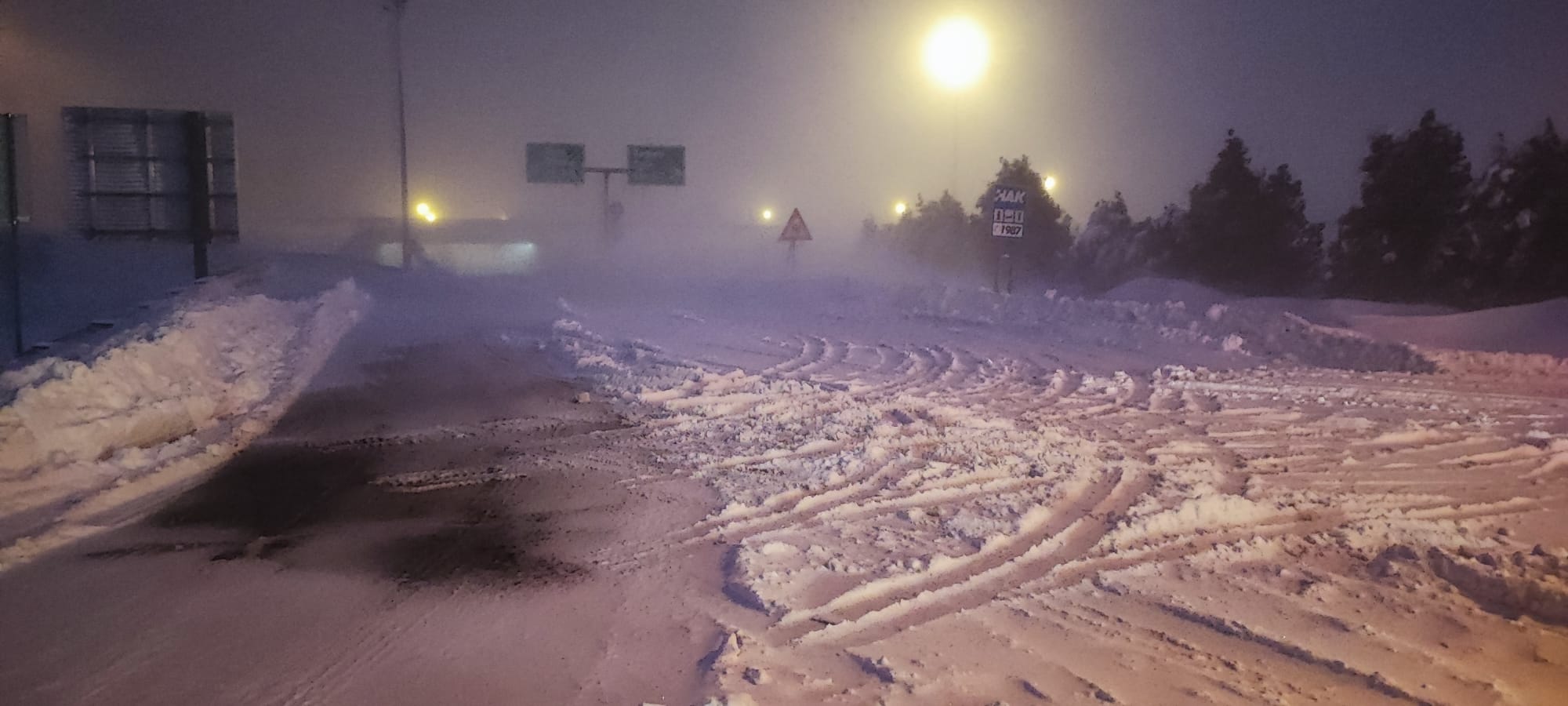 nevrijeme na cesti, snijeg, nevrijeme u prometu, Gorski kotar, zimski uvjeti