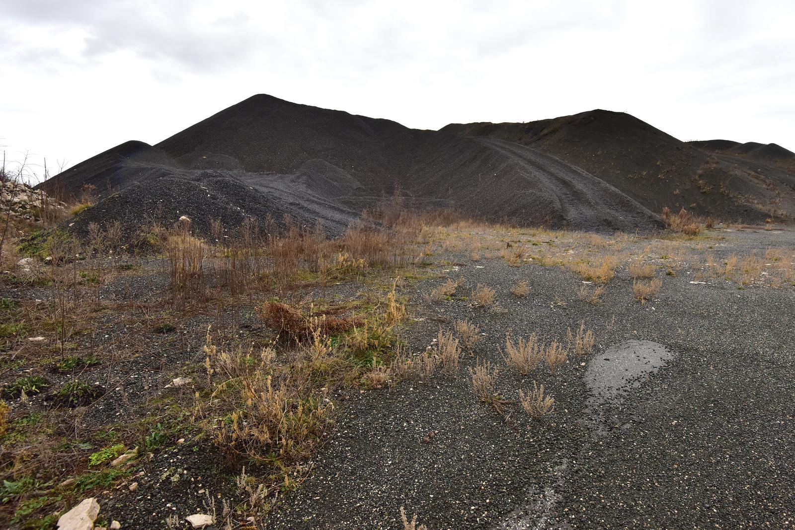 Biljane: Zdravko Belui? ispred "crnog brda" u Biljanima Donjim
