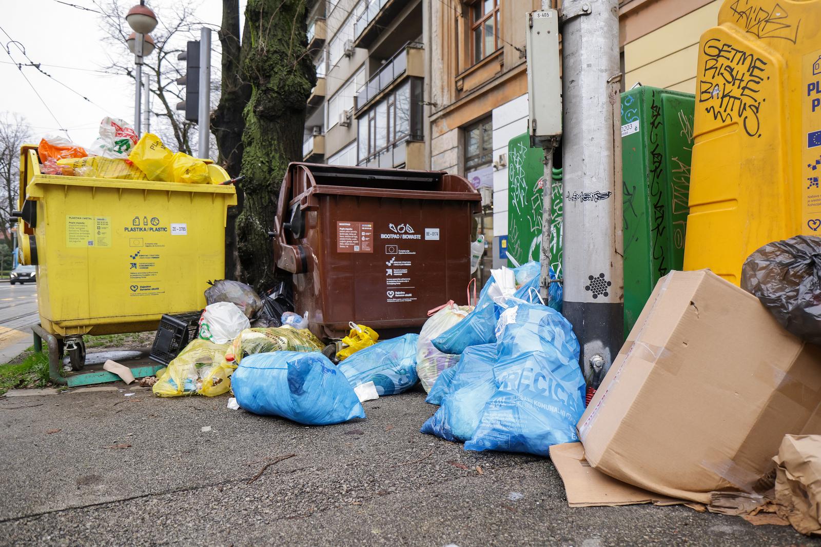 Zagreb: Savska cesta cijelom dužinom zatrpana smećem zbog štrajka radnika Čistoće