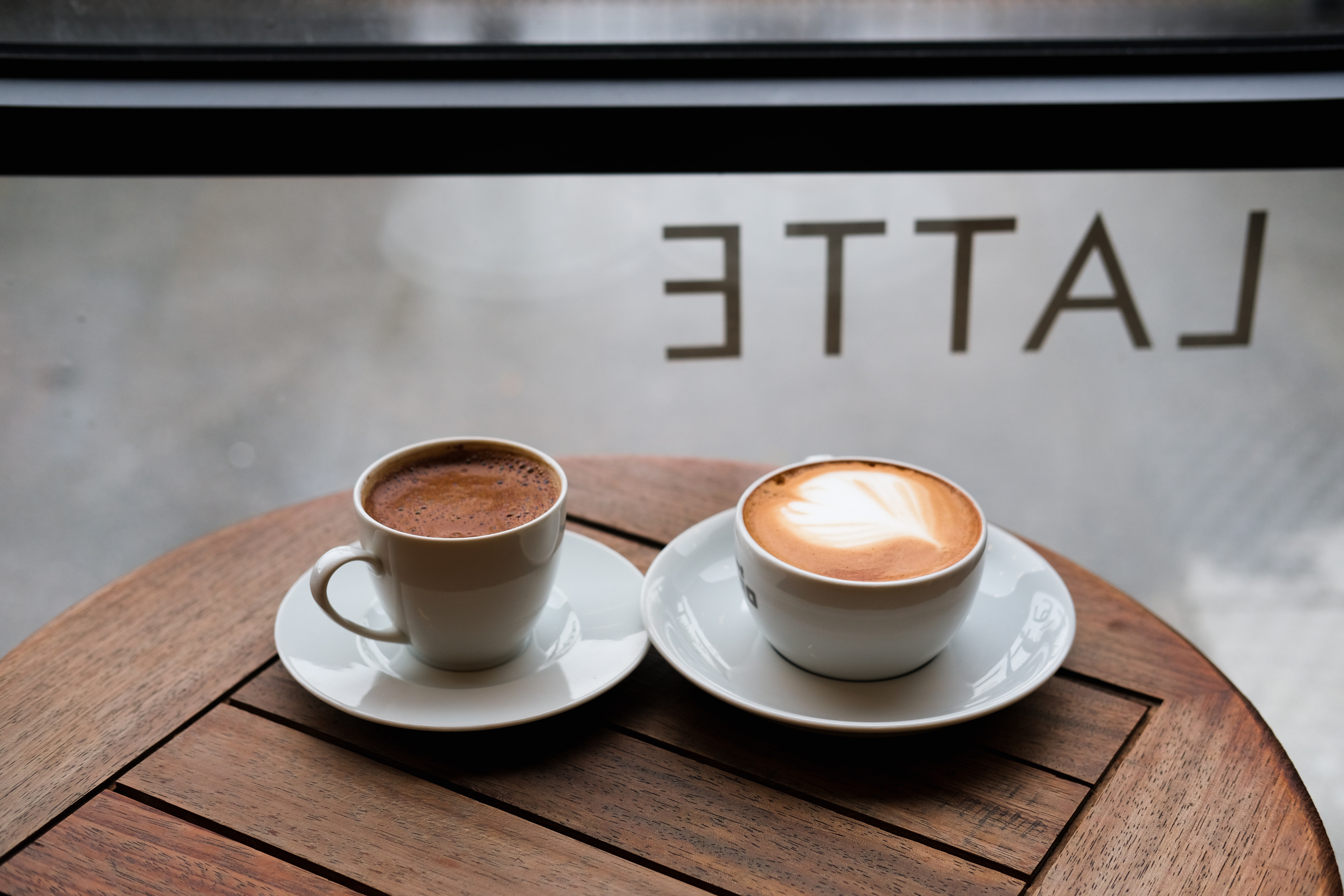 kava, ispijanje kave, kafić