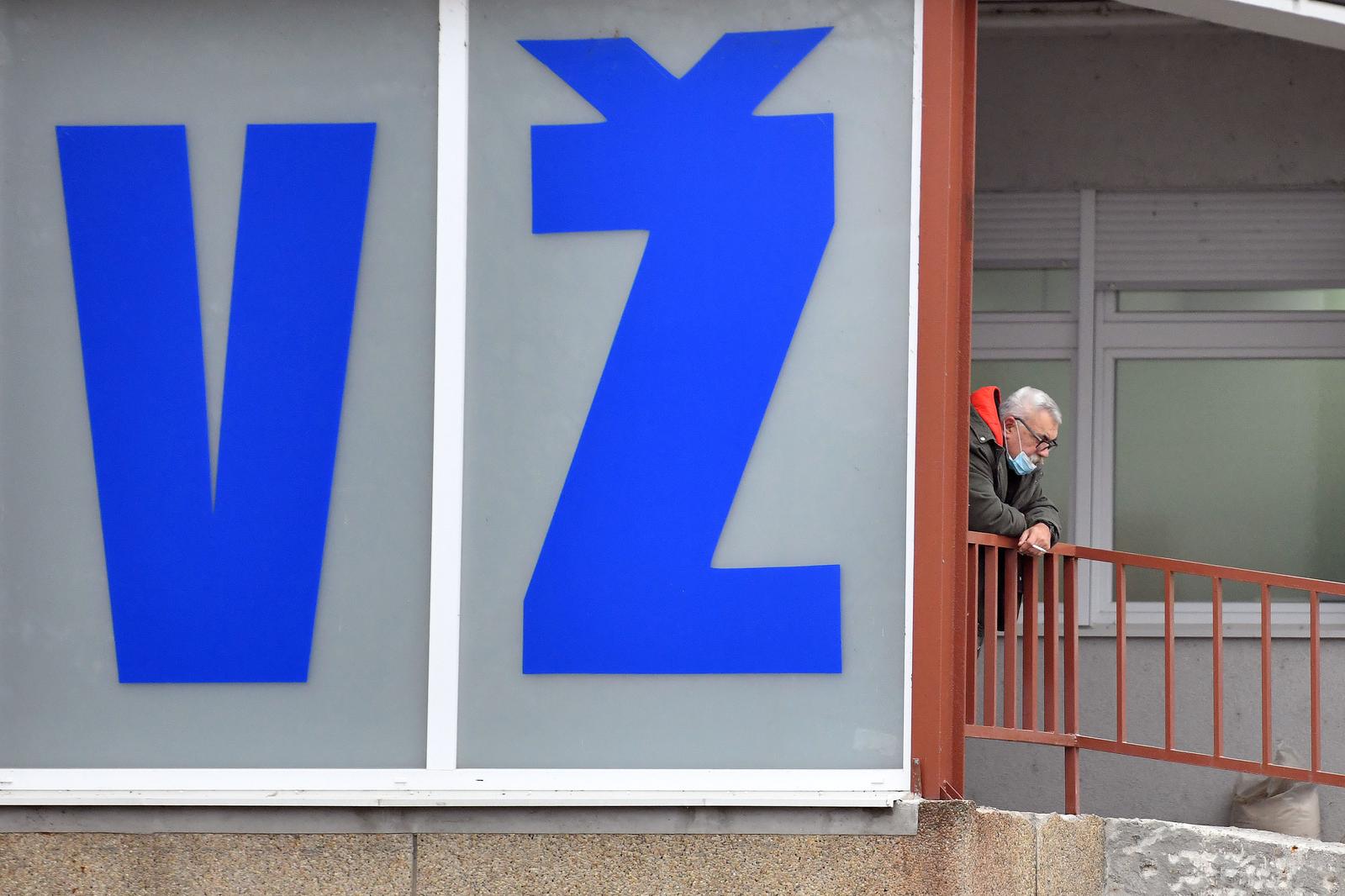 Varaždin: Krešimir Luetić posjetio bolnicu u Varaždinu gdje se oboljeli smještaju u šatore