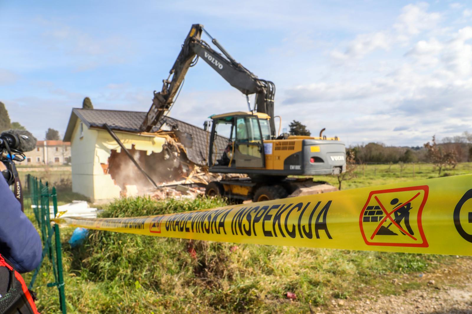 Rovinj: Počeli radovi na uklanjanju nezakonito izgrađenih građevina na području Istre