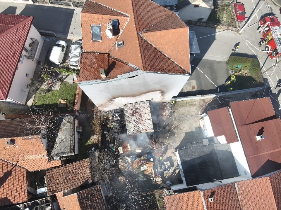 izgorjela garaža na Ferenščici