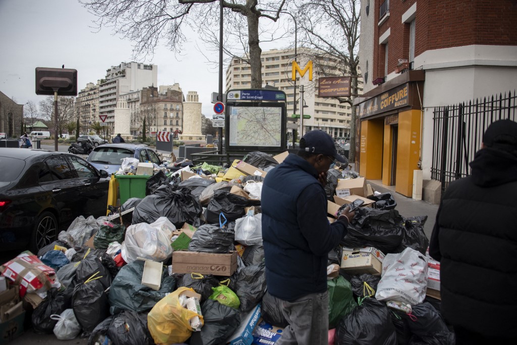 smeće u Parizu