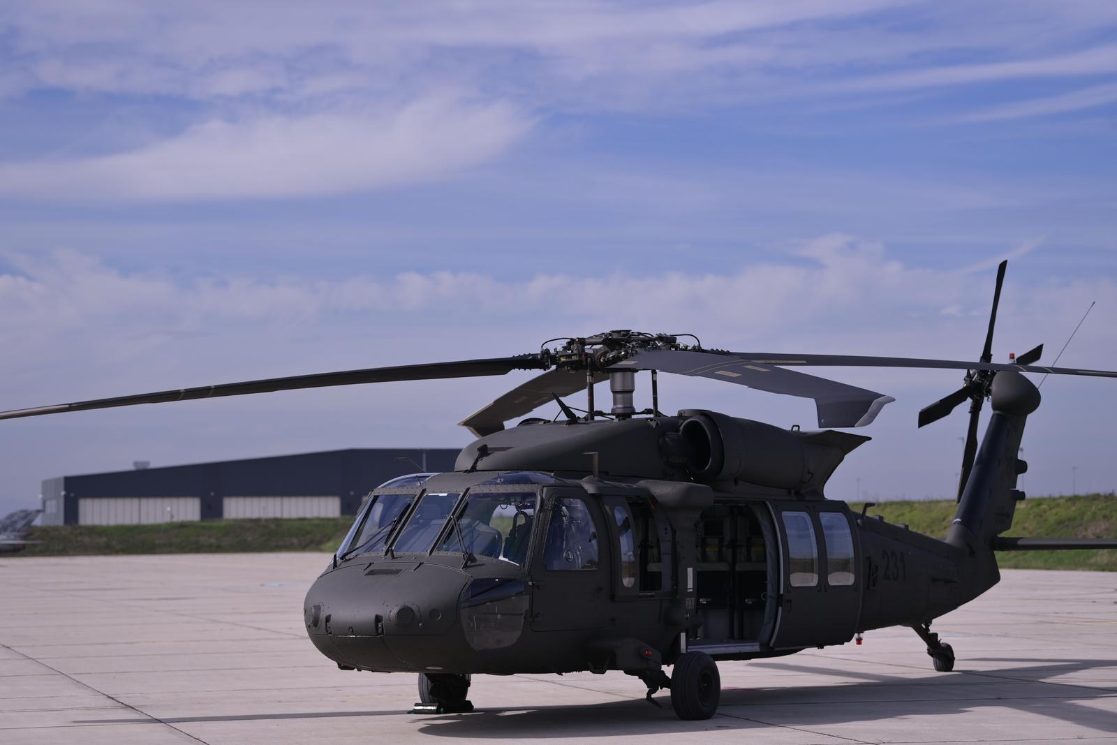 Izaslanstvo Kongresa SAD-a posjetilo je Hrvatsko ratno zrakoplovstvo u vojarni Marko Živković