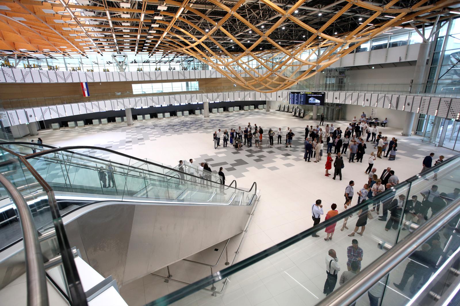 Sve?ano otvoren novi terminal splitske Zra?ne luke, stigao i Plenkovi?