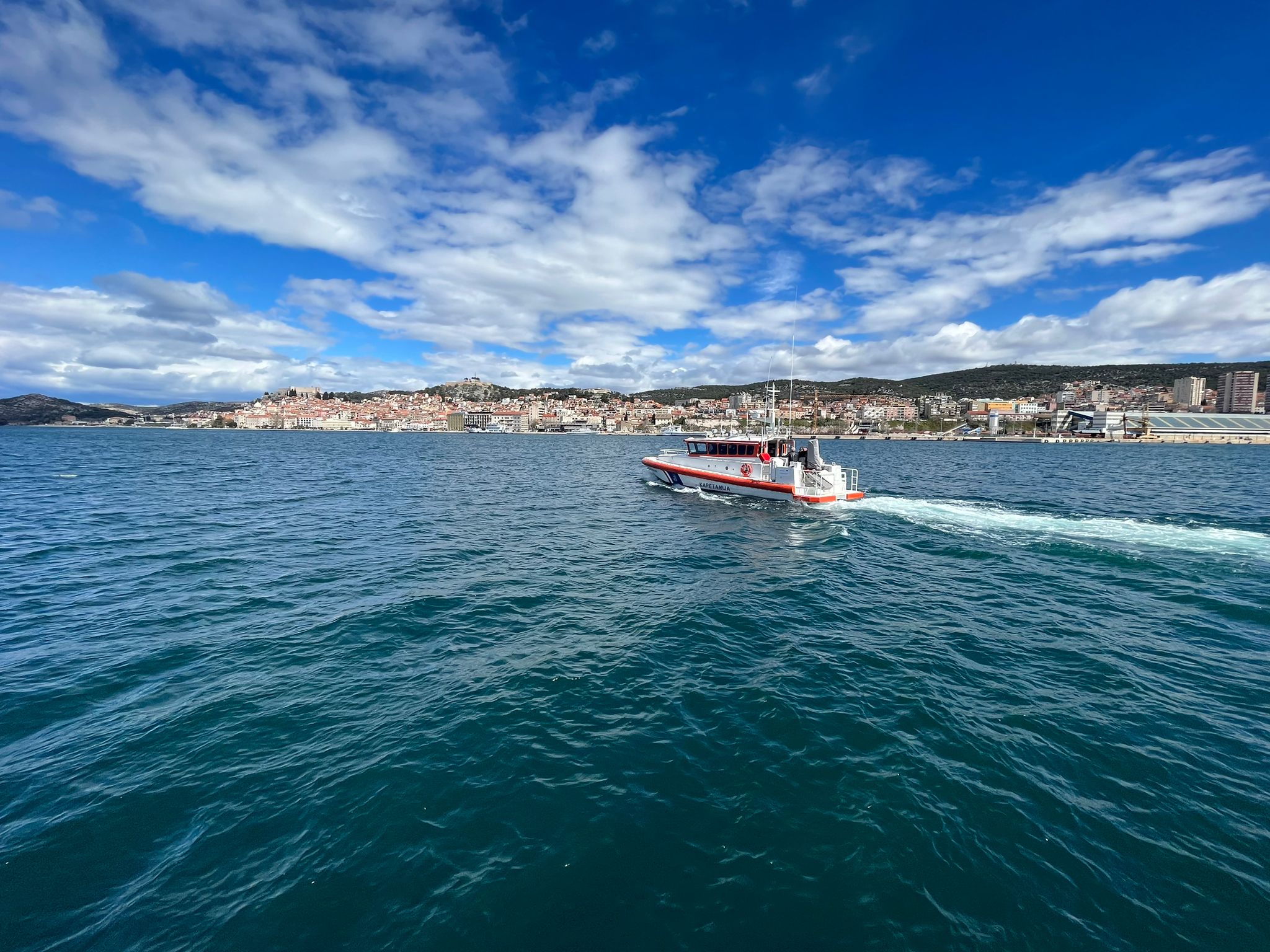 brodica hitne pomorske medicinske službe